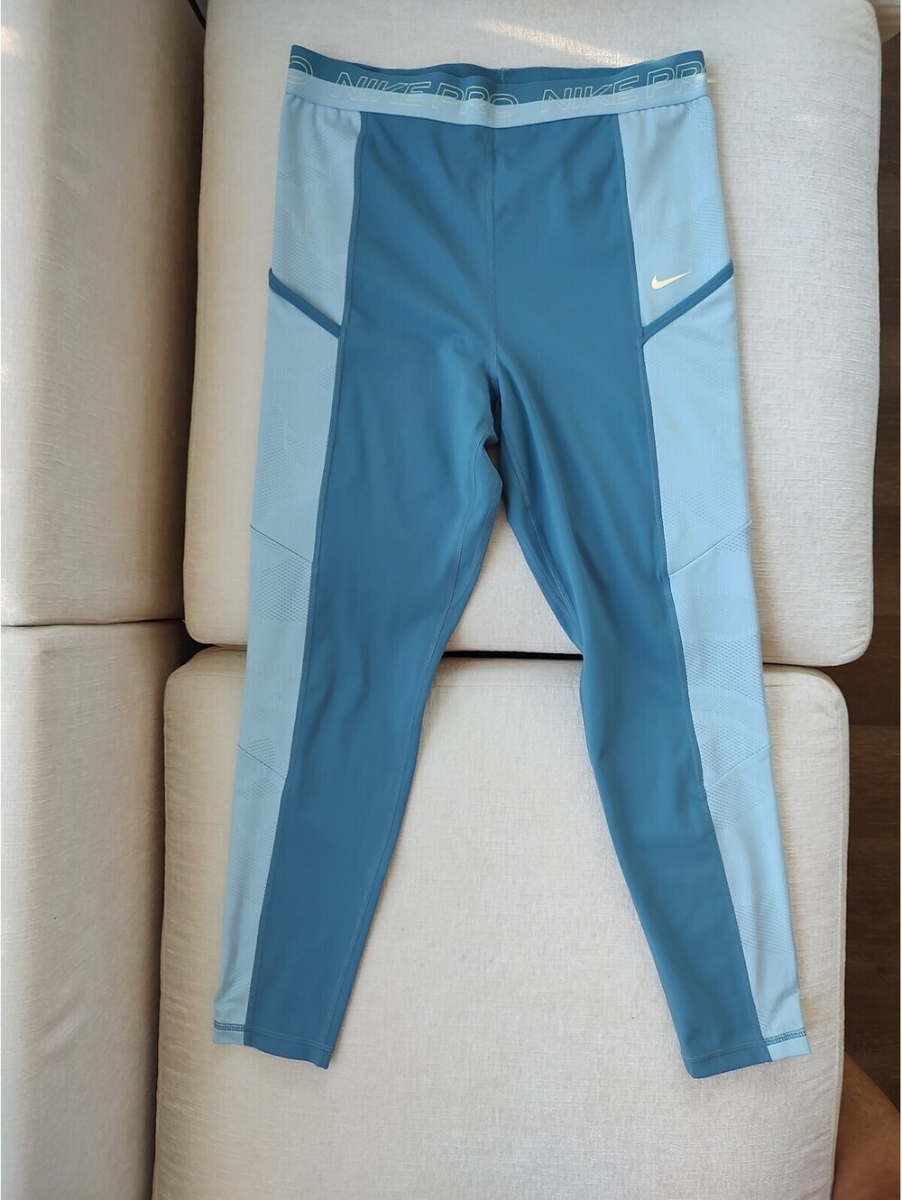 Nike Blue Pro Dri-FIT Women's Leggings Size Large